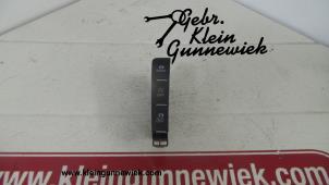 Gebruikte Schakelaar Volkswagen Golf Prijs € 20,00 Margeregeling aangeboden door Gebr.Klein Gunnewiek Ho.BV