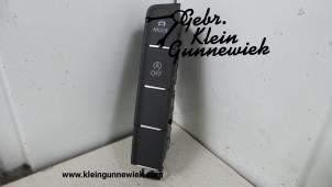 Gebruikte Schakelaar Volkswagen Arteon Prijs op aanvraag aangeboden door Gebr.Klein Gunnewiek Ho.BV
