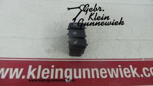 Gebruikte Schakelaar Volkswagen E-Up Prijs op aanvraag aangeboden door Gebr.Klein Gunnewiek Ho.BV