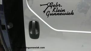Gebruikte Schuifdeur links Opel Vivaro Prijs € 75,00 Margeregeling aangeboden door Gebr.Klein Gunnewiek Ho.BV