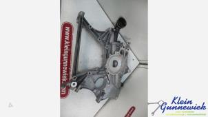 Gebruikte Dynamosteun onder Mercedes Sprinter Prijs op aanvraag aangeboden door Klein Gunnewiek Autodemontage & Motorentechniek