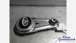 Gebruikte Versnellingsbak Steun Renault Grand Scenic Prijs € 35,00 Margeregeling aangeboden door Klein Gunnewiek Autodemontage & Motorentechniek