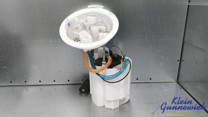 Gebruikte Tank element Pomp BMW 2-Serie Prijs € 157,00 Margeregeling aangeboden door Klein Gunnewiek Autodemontage & Motorentechniek