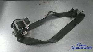 Gebruikte Veiligheidsgordel rechts-voor Ford Mondeo Prijs € 85,00 Margeregeling aangeboden door Klein Gunnewiek Autodemontage & Motorentechniek