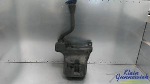 Gebruikte Ruitensproeiertank voor Mercedes Vito Prijs € 25,00 Margeregeling aangeboden door Klein Gunnewiek Autodemontage & Motorentechniek