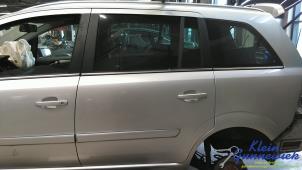 Gebruikte Deur 4Deurs links-achter Opel Zafira Prijs € 50,00 Margeregeling aangeboden door Klein Gunnewiek Autodemontage & Motorentechniek