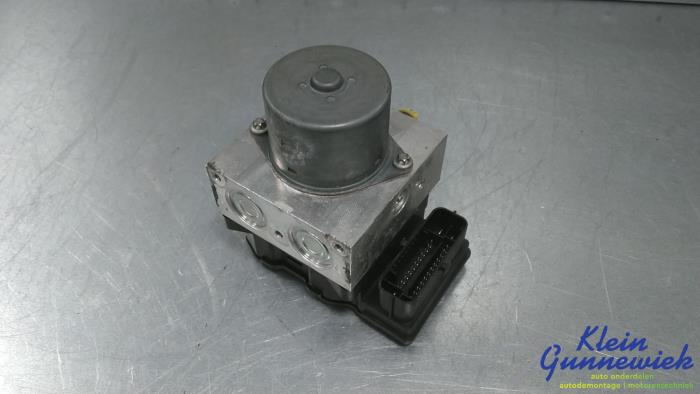 Gebruikte ABS Pomp Ford S-Max Prijs € 102,00 Margeregeling aangeboden door Klein Gunnewiek Autodemontage & Motorentechniek