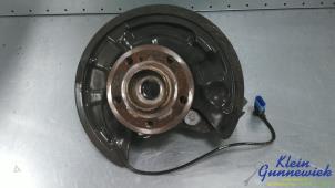 Gebruikte Fusee rechts-achter Mercedes CLA Prijs € 175,00 Margeregeling aangeboden door Klein Gunnewiek Autodemontage & Motorentechniek