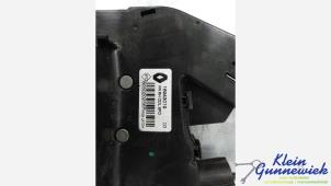 Gebruikte Deurslot Mechaniek 4Deurs rechts-voor Renault Megane Prijs € 57,00 Margeregeling aangeboden door Klein Gunnewiek Autodemontage & Motorentechniek