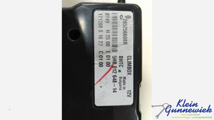 Gebruikte Airco deel (div) Renault Megane Prijs € 50,00 Margeregeling aangeboden door Klein Gunnewiek Autodemontage & Motorentechniek