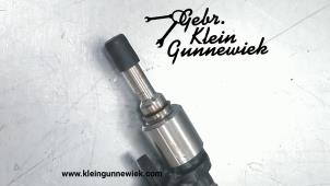 Gebruikte Injector (benzine injectie) Skoda Superb Prijs € 30,00 Margeregeling aangeboden door Gebr.Klein Gunnewiek Ho.BV