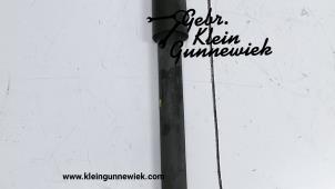 Gebruikte Schokdemper rechts-achter Volkswagen Polo Prijs € 25,00 Margeregeling aangeboden door Gebr.Klein Gunnewiek Ho.BV
