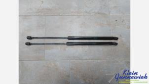 Gebruikte Kofferdekseldemper links-achter Ford Fiesta Prijs € 25,00 Margeregeling aangeboden door Klein Gunnewiek Autodemontage & Motorentechniek