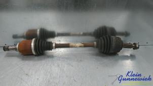 Gebruikte Steekas links-voor Dacia Dokker Prijs € 115,00 Margeregeling aangeboden door Klein Gunnewiek Autodemontage & Motorentechniek