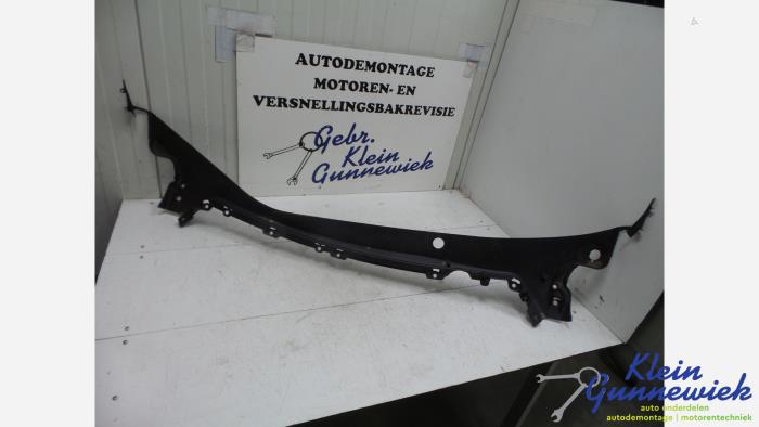 Gebruikte Paravan Tesla Model 3 Prijs € 75,00 Margeregeling aangeboden door Klein Gunnewiek Autodemontage & Motorentechniek
