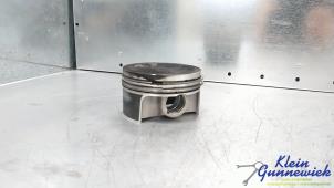 Gebruikte Zuiger Mercedes GLA Prijs € 120,00 Margeregeling aangeboden door Klein Gunnewiek Autodemontage & Motorentechniek