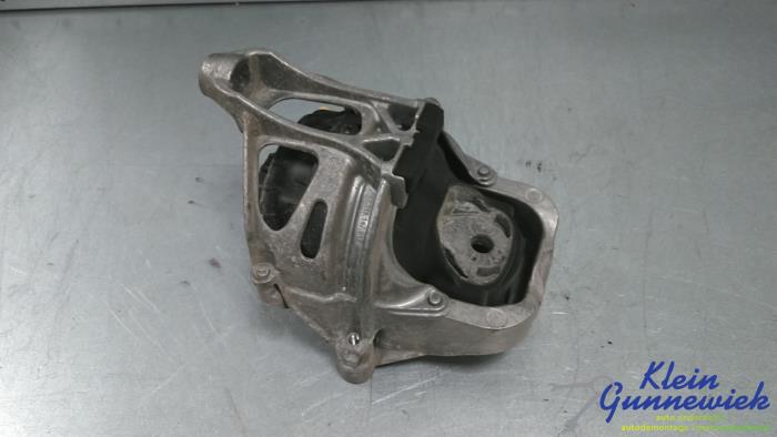 Gebruikte Motorsteun Porsche Cayenne Prijs € 113,00 Margeregeling aangeboden door Klein Gunnewiek Autodemontage & Motorentechniek