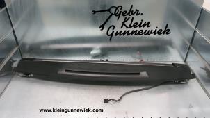 Gebruikte Rolgordijn achter Mercedes W211 Prijs € 125,00 Margeregeling aangeboden door Gebr.Klein Gunnewiek Ho.BV