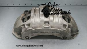 Gebruikte Remklauw (Tang) rechts-voor Porsche Panamera Prijs € 295,00 Margeregeling aangeboden door Gebr.Klein Gunnewiek Ho.BV