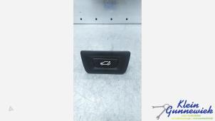 Gebruikte Schakelaar BMW 2-Serie Prijs € 20,00 Margeregeling aangeboden door Klein Gunnewiek Autodemontage & Motorentechniek