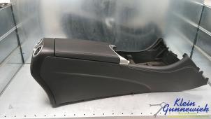 Gebruikte Armleuning Mercedes GLC-Klasse Prijs € 125,00 Margeregeling aangeboden door Klein Gunnewiek Autodemontage & Motorentechniek