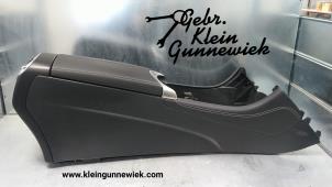 Gebruikte Armleuning Mercedes GLC-Klasse Prijs € 115,00 Margeregeling aangeboden door Gebr.Klein Gunnewiek Ho.BV