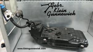 Gebruikte Adblue tank Mercedes GLC-Klasse Prijs € 495,00 Margeregeling aangeboden door Gebr.Klein Gunnewiek Ho.BV