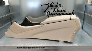 Gebruikte Armleuning Mercedes GLC-Klasse Prijs € 125,00 Margeregeling aangeboden door Gebr.Klein Gunnewiek Ho.BV