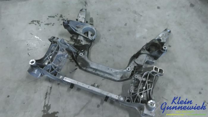 Gebruikte Subframe BMW 5-Serie Prijs € 147,00 Margeregeling aangeboden door Klein Gunnewiek Autodemontage & Motorentechniek