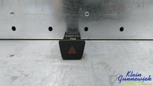 Gebruikte Schakelaar Paniekverlichting Ford Kuga Prijs € 15,00 Margeregeling aangeboden door Klein Gunnewiek Autodemontage & Motorentechniek