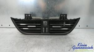 Gebruikte Luchtrooster Dashboard Ford Kuga Prijs € 30,00 Margeregeling aangeboden door Klein Gunnewiek Autodemontage & Motorentechniek