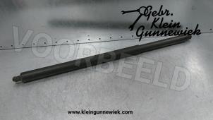Gebruikte Achterklepdemper rechts-achter Mercedes GLA-Klasse Prijs € 45,00 Margeregeling aangeboden door Gebr.Klein Gunnewiek Ho.BV