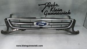 Gebruikte Grille Ford Mondeo Prijs € 45,00 Margeregeling aangeboden door Gebr.Klein Gunnewiek Ho.BV