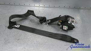 Gebruikte Veiligheidsgordel rechts-voor Ford Mondeo Prijs € 85,00 Margeregeling aangeboden door Klein Gunnewiek Autodemontage & Motorentechniek