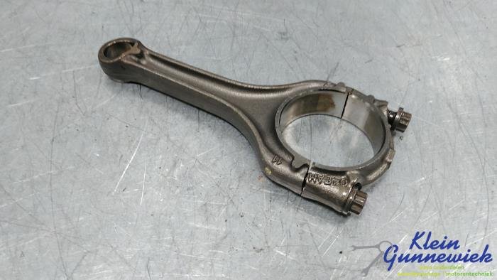 Gebruikte Drijfstang Volkswagen Golf Prijs € 67,00 Margeregeling aangeboden door Klein Gunnewiek Autodemontage & Motorentechniek