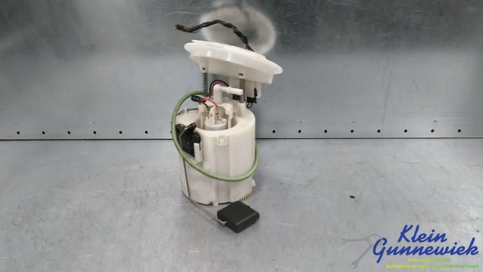 Gebruikte Tank element Pomp Mercedes C-Klasse Prijs € 59,00 Margeregeling aangeboden door Klein Gunnewiek Autodemontage & Motorentechniek