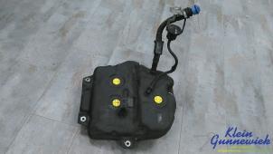 Gebruikte Adblue tank Mercedes C-Klasse Prijs € 295,00 Margeregeling aangeboden door Klein Gunnewiek Autodemontage & Motorentechniek