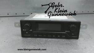 Gebruikte Radio Mercedes Sprinter Prijs € 195,00 Margeregeling aangeboden door Gebr.Klein Gunnewiek Ho.BV