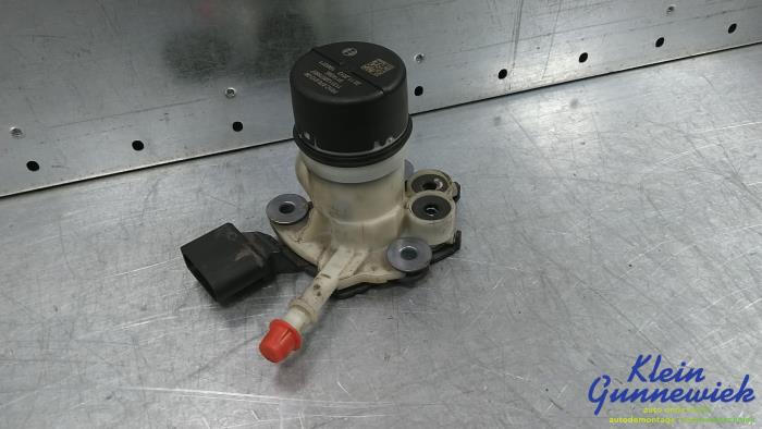 Gebruikte Pomp adblue Mercedes C-Klasse Prijs € 160,00 Margeregeling aangeboden door Klein Gunnewiek Autodemontage & Motorentechniek