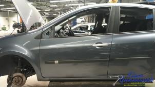 Gebruikte Deur 4Deurs links-voor Renault Clio Prijs € 125,00 Margeregeling aangeboden door Klein Gunnewiek Autodemontage & Motorentechniek