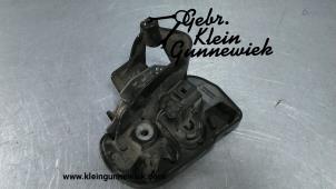 Gebruikte Deurslot Mechaniek 4Deurs rechts-achter Volkswagen Caddy Prijs € 25,00 Margeregeling aangeboden door Gebr.Klein Gunnewiek Ho.BV
