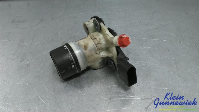 Gebruikte Adblue pomp Mercedes C-Klasse Prijs € 160,00 Margeregeling aangeboden door Klein Gunnewiek Autodemontage & Motorentechniek