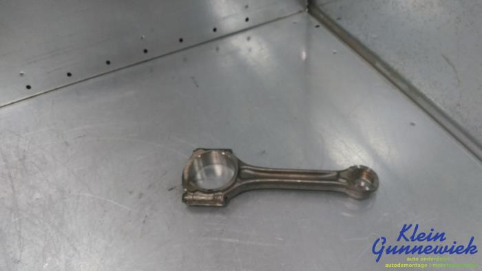 Gebruikte Drijfstang Opel Corsa Prijs € 64,00 Margeregeling aangeboden door Klein Gunnewiek Autodemontage & Motorentechniek