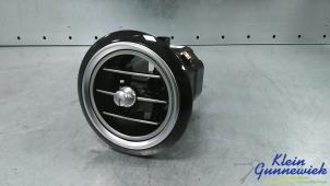 Gebruikte Luchtrooster Dashboard Mercedes E-Klasse Prijs € 35,00 Margeregeling aangeboden door Klein Gunnewiek Autodemontage & Motorentechniek