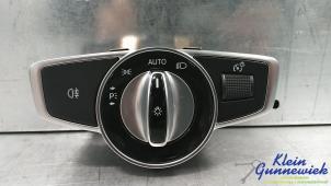 Gebruikte Schakelaar Licht Mercedes E-Klasse Prijs € 30,00 Margeregeling aangeboden door Klein Gunnewiek Autodemontage & Motorentechniek