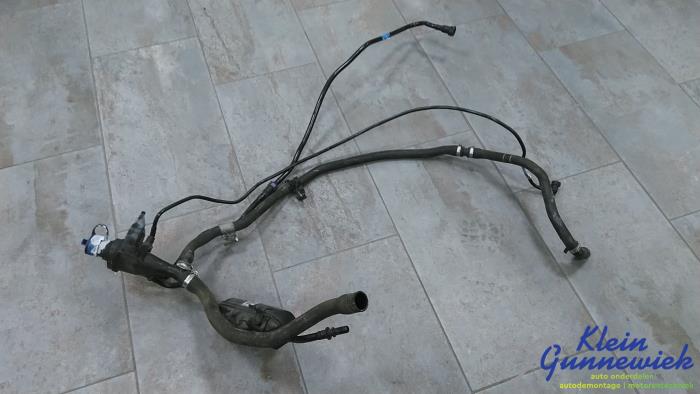 Gebruikte Vulpijp ad-blue tank BMW 5-Serie Prijs € 67,00 Margeregeling aangeboden door Klein Gunnewiek Autodemontage & Motorentechniek