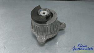 Gebruikte Motorrubber Mercedes E-Klasse Prijs € 45,00 Margeregeling aangeboden door Klein Gunnewiek Autodemontage & Motorentechniek