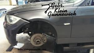 Gebruikte Scherm links-voor BMW 3-Serie Prijs € 65,00 Margeregeling aangeboden door Gebr.Klein Gunnewiek Ho.BV