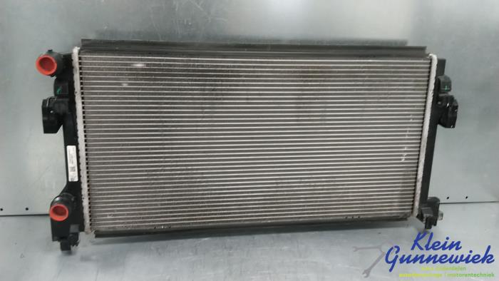 Gebruikte Radiateur Volkswagen T-Roc Prijs € 41,00 Margeregeling aangeboden door Klein Gunnewiek Autodemontage & Motorentechniek