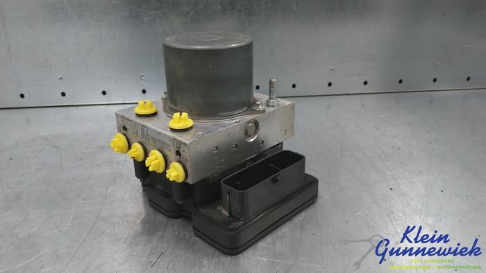 ABS Pomp van een Volkswagen Transporter 2020